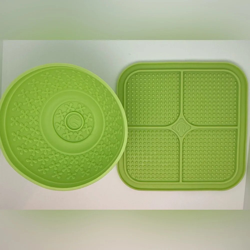 Green Silicone Pet Feeding Set Bowl & Mat Help w/Health of Your Fur Baby NWOT